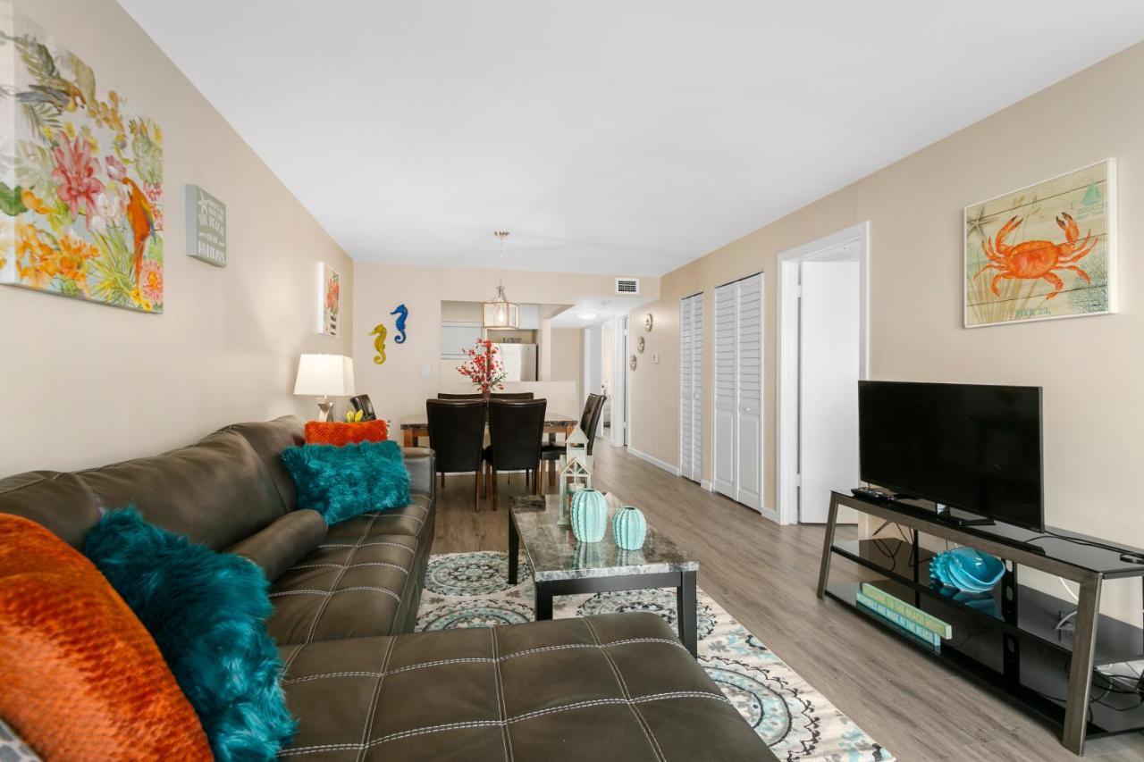 2 Bedroom 2 Bath With Patio On 11Th Collins Ave Майами-Бич Экстерьер фото